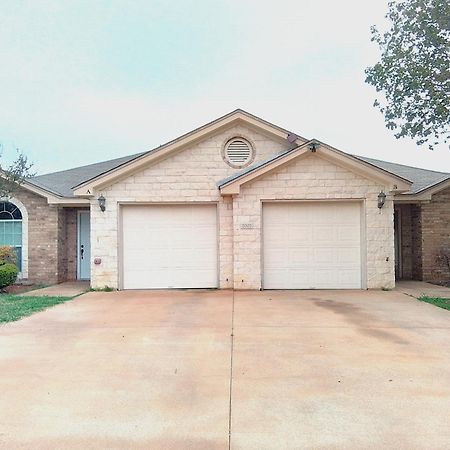 Setting The Right Vibes. Apartment Killeen Exterior photo
